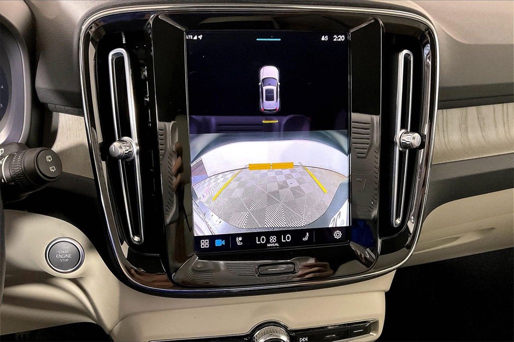 Used 2023 Volvo XC40 B4 Plus w/ Driver Assist Package image 21
