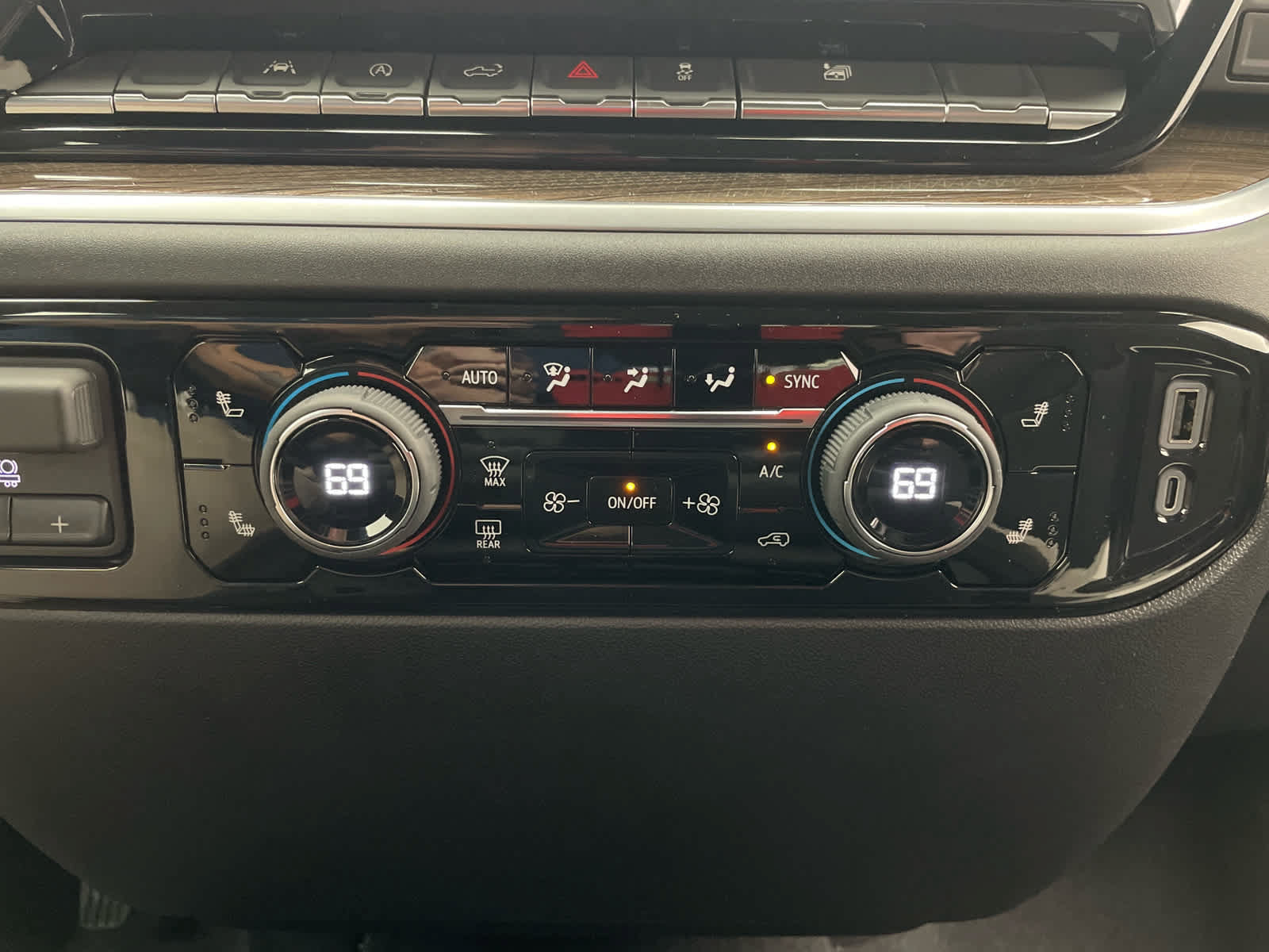 New 2026 Chevrolet Silverado 1500 LT w/ All Star Edition Plus AWD/4WD image 6