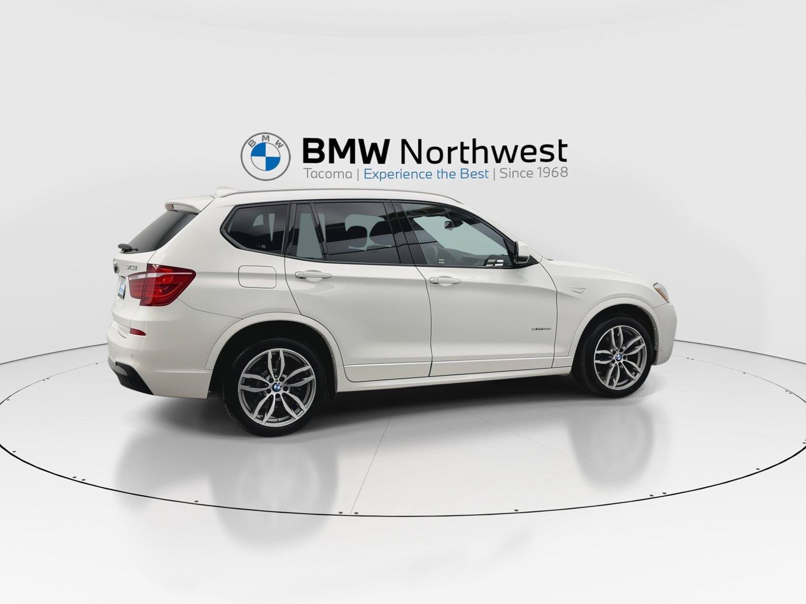 Used 2017 BMW X3 xDrive28i AWD/4WD image 3