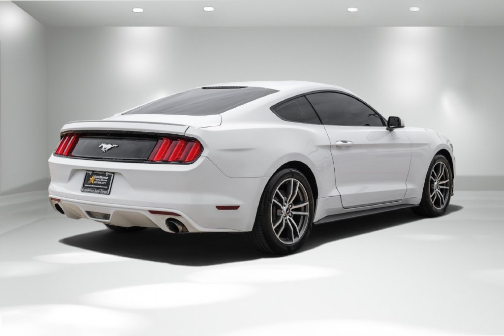 Used 2016 Ford Mustang Coupe RWD image 8