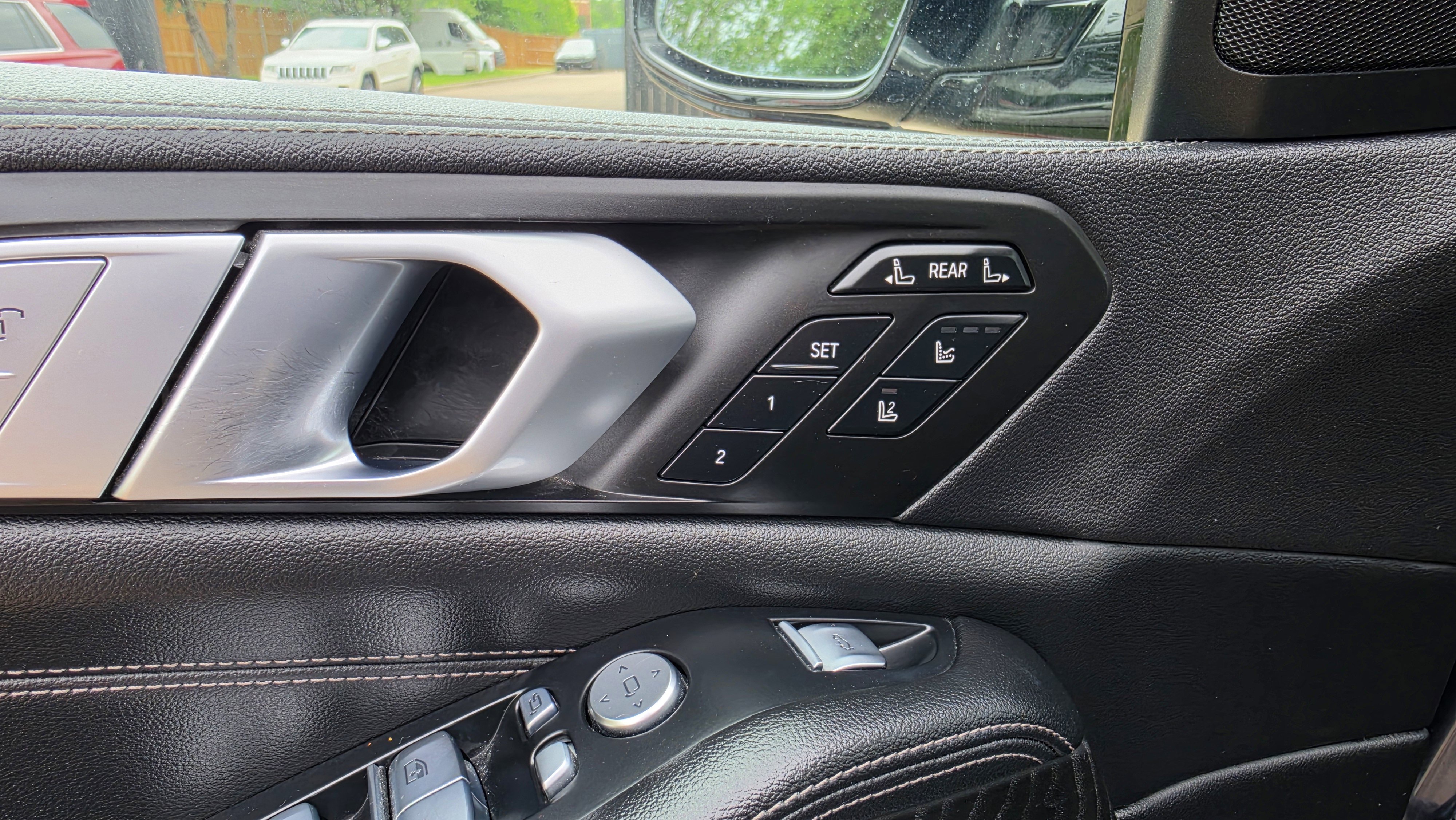 Used 2022 BMW X7 xDrive40i w/ Premium Package image 31