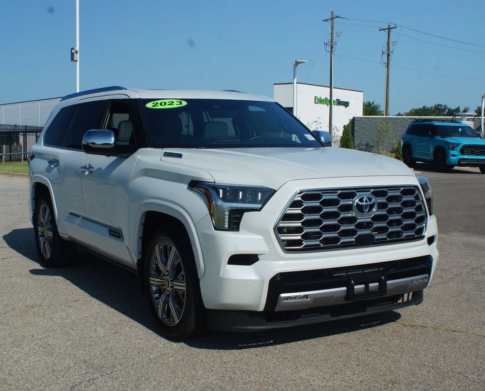 Used 2023 Toyota Sequoia Capstone AWD/4WD image 2