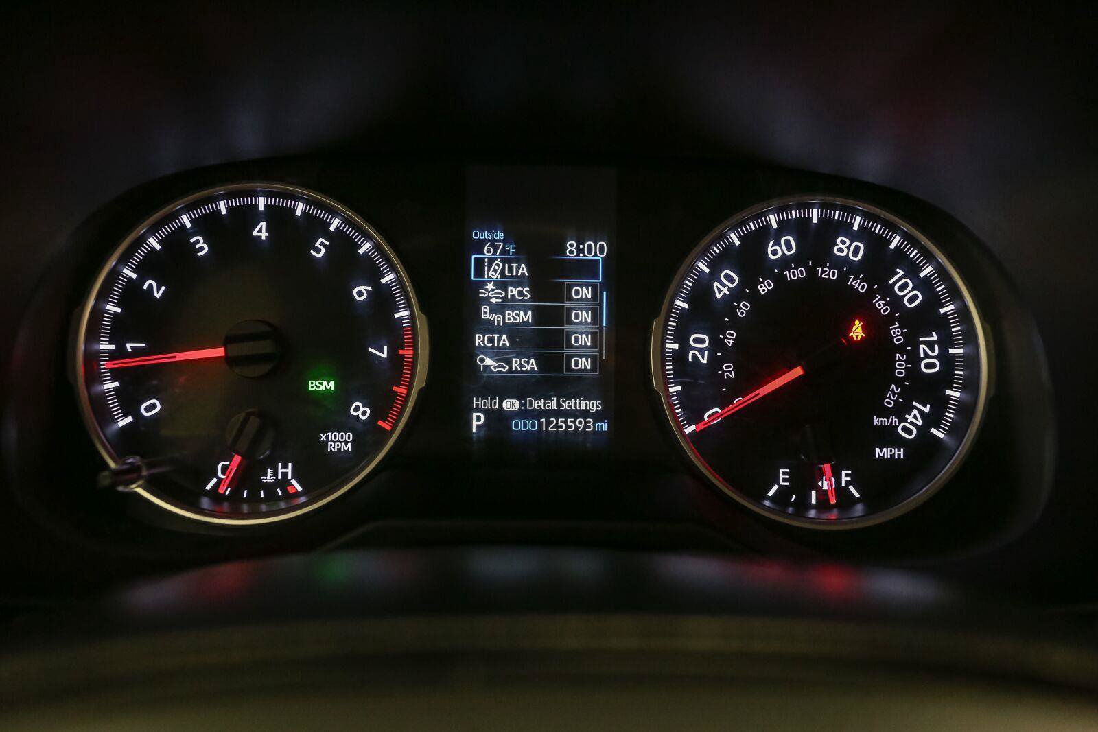 Used 2021 Toyota RAV4 XLE AWD/4WD image 32