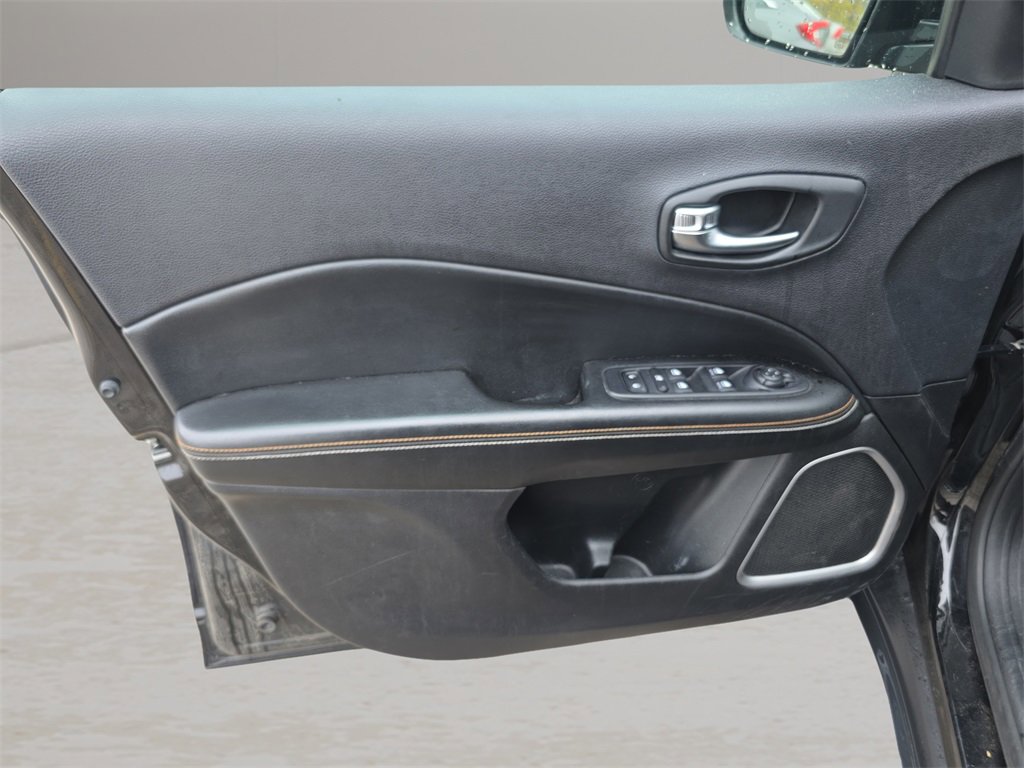 Used 2019 Jeep Compass Latitude image 16