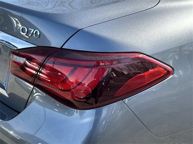 Used 2019 INFINITI Q70 Luxe w/ Proactive Package image 13