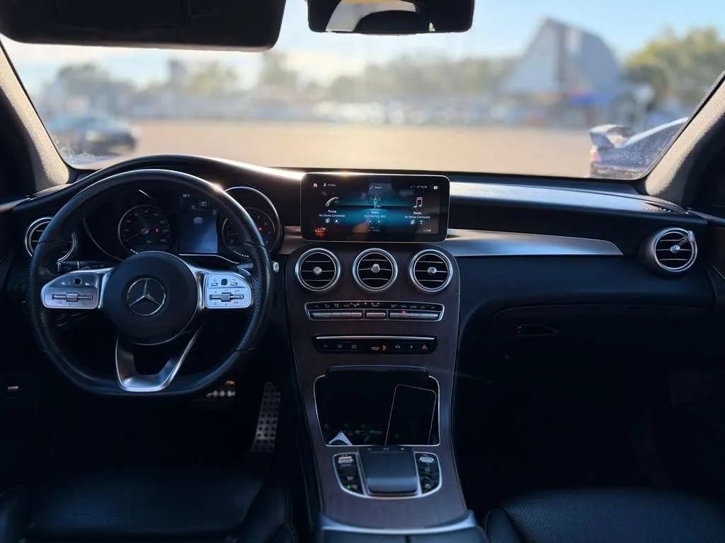 Used 2020 Mercedes-Benz GLC 300 4MATIC image 54