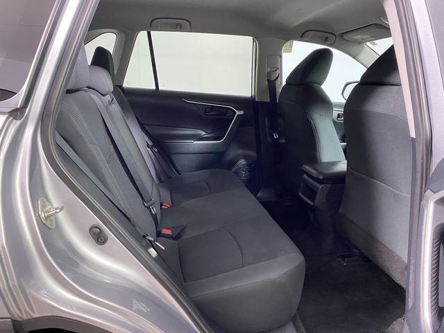 Used 2019 Toyota RAV4 LE AWD/4WD image 9