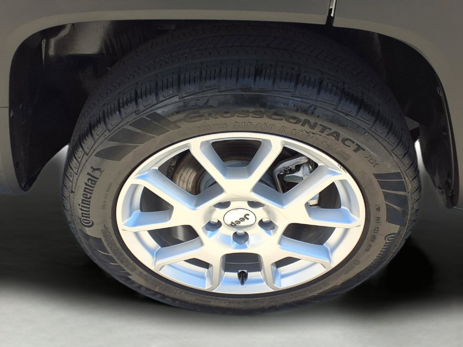 Used 2023 Jeep Renegade Latitude w/ Premium Group AWD/4WD image 9