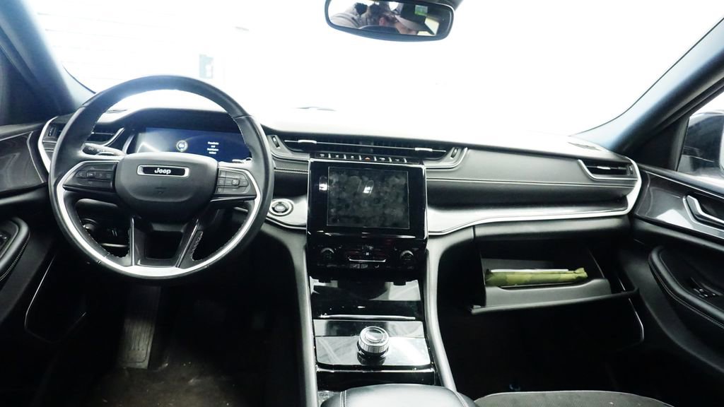 Certified 2022 Jeep Grand Cherokee L Laredo image 21