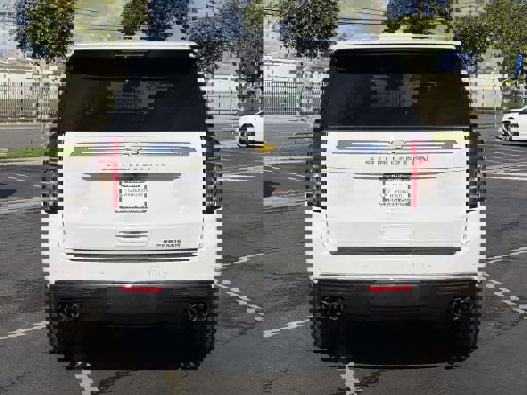 Used 2023 Chevrolet Suburban Premier image 5