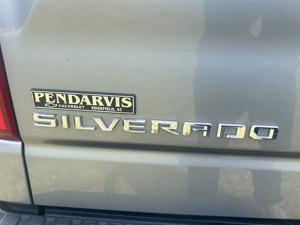 Used 2024 Chevrolet Silverado 1500 High Country w/ Z71 Off-Road Package AWD/4WD image 5
