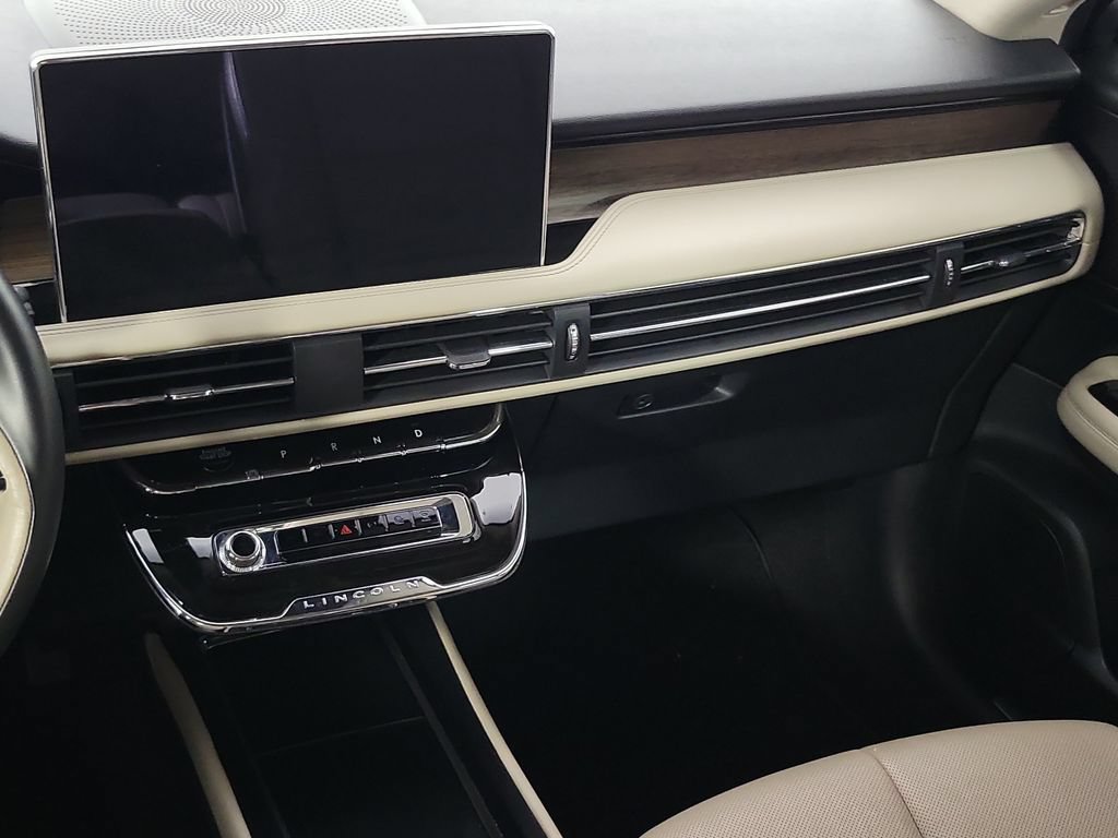 Certified 2025 Lincoln Corsair Grand Touring AWD/4WD image 13
