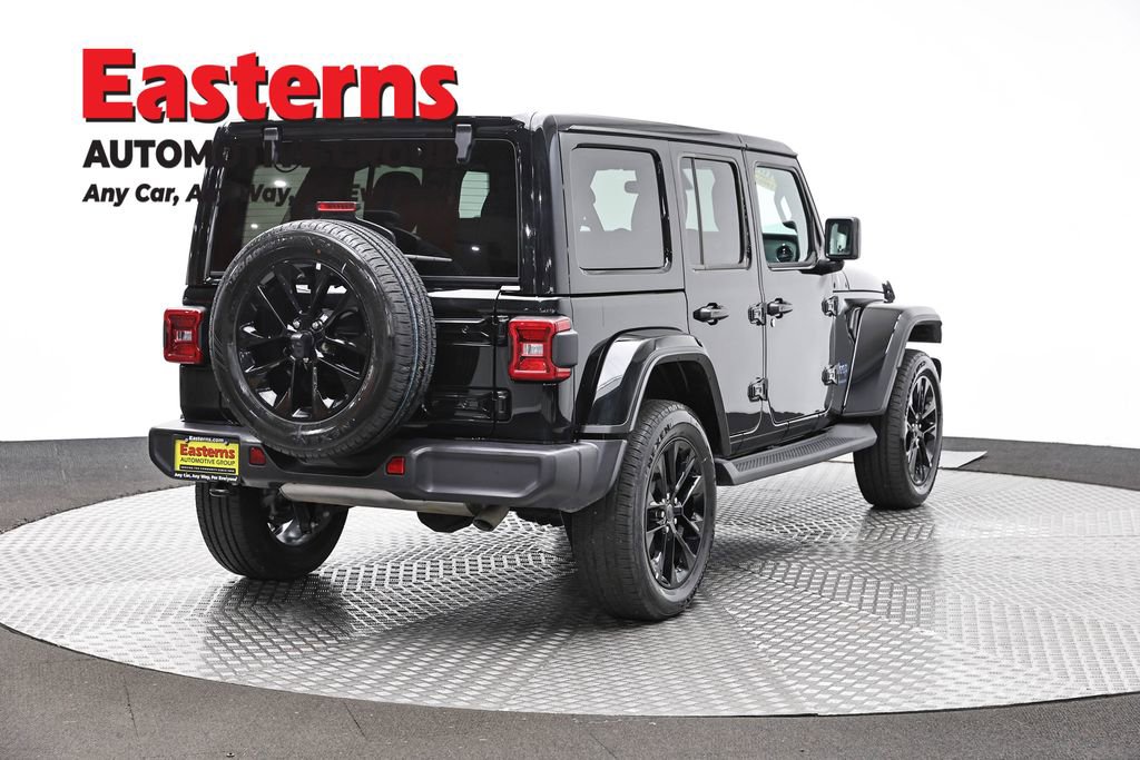 Used 2025 Jeep Wrangler Unlimited Sahara w/ Safety Group image 5