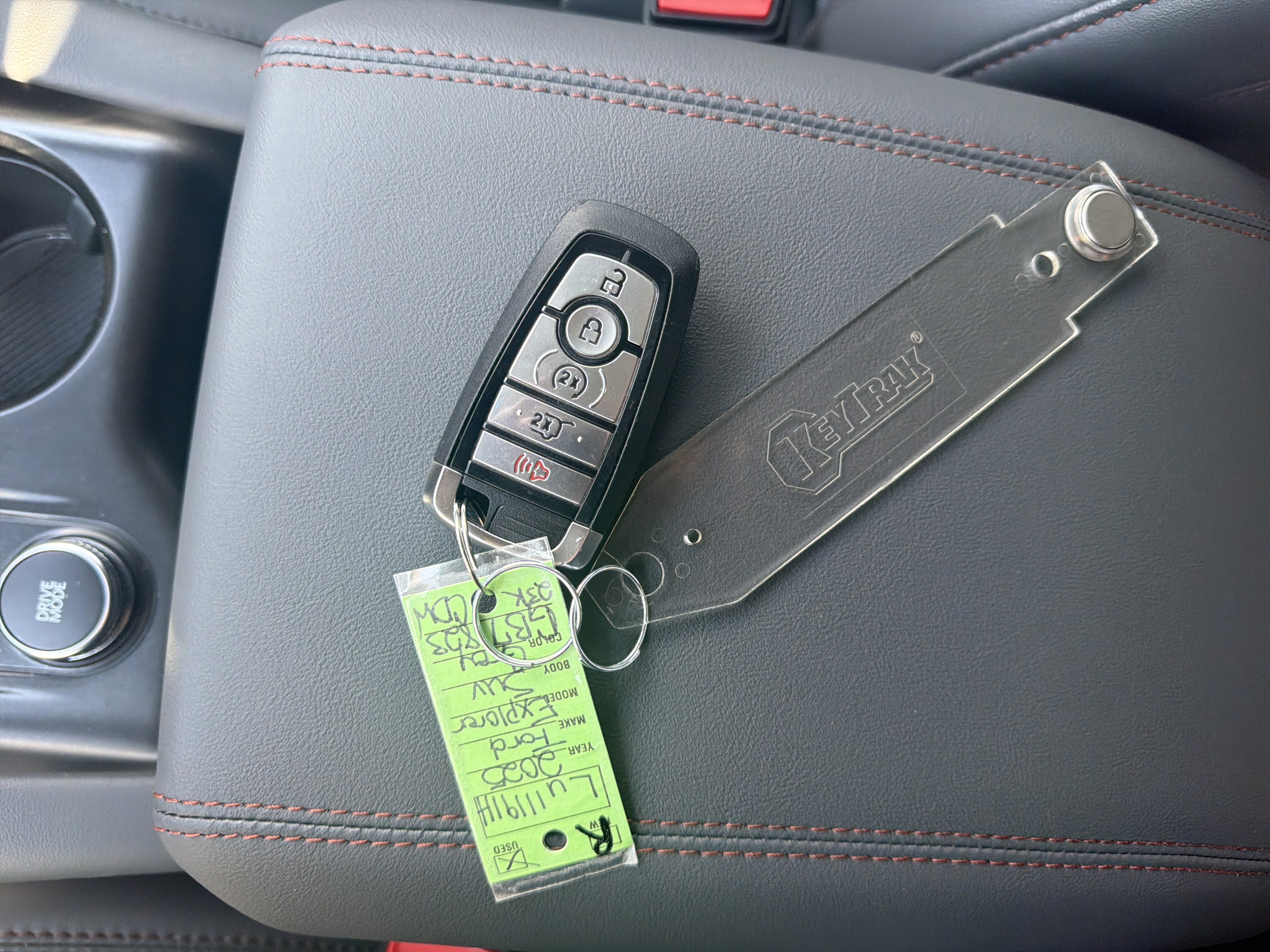 Used 2025 Ford Explorer Active w/ Active Comfort Package RWD image 32