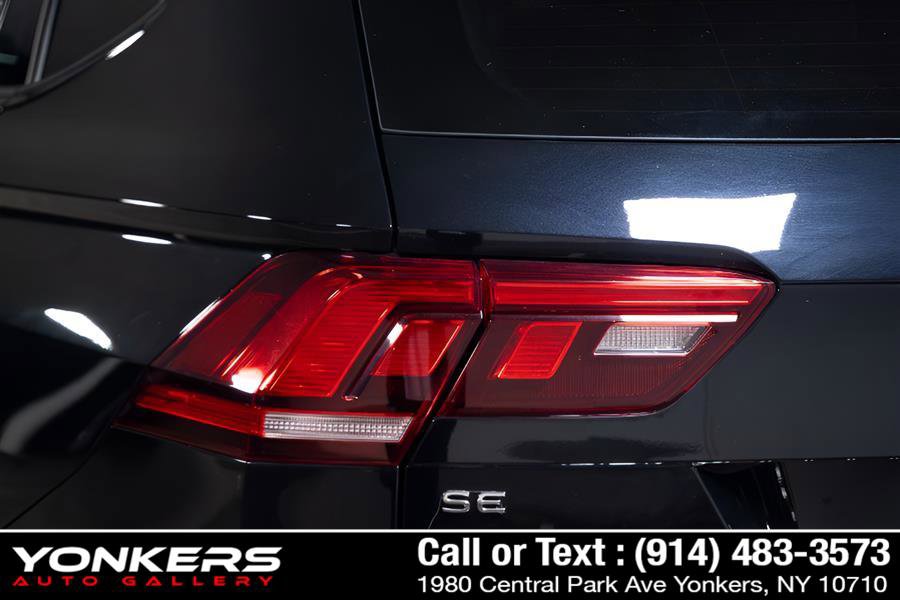 Used 2022 Volkswagen Tiguan SE R-Line AWD/4WD image 29