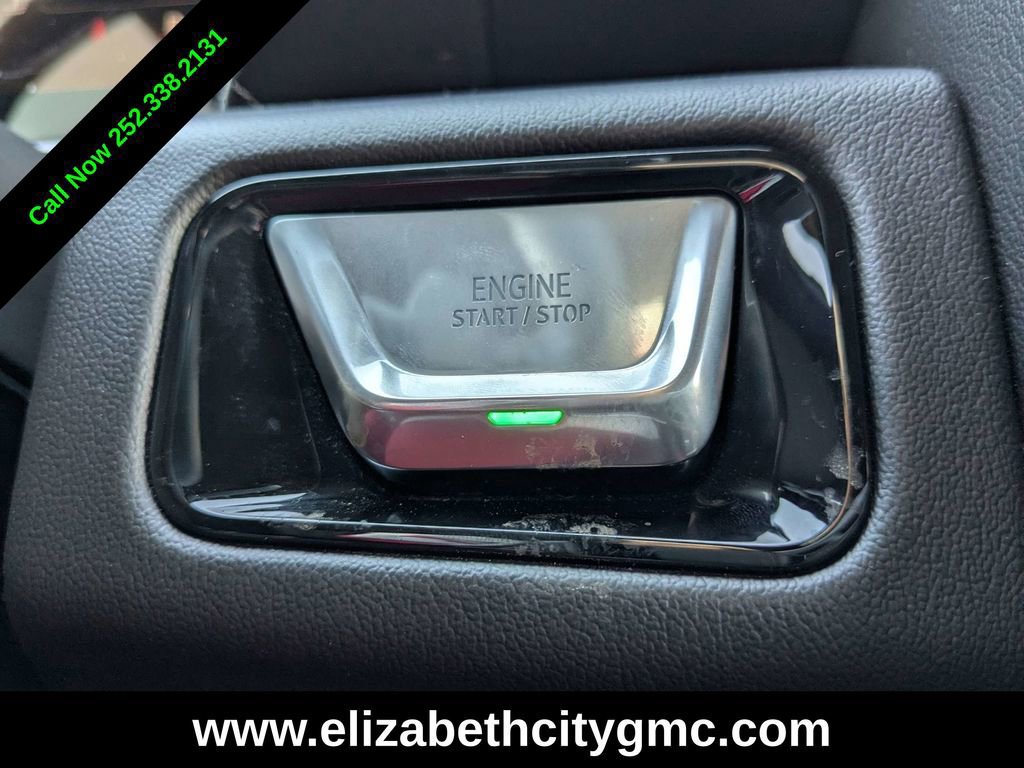 Used 2025 GMC Yukon Denali image 34