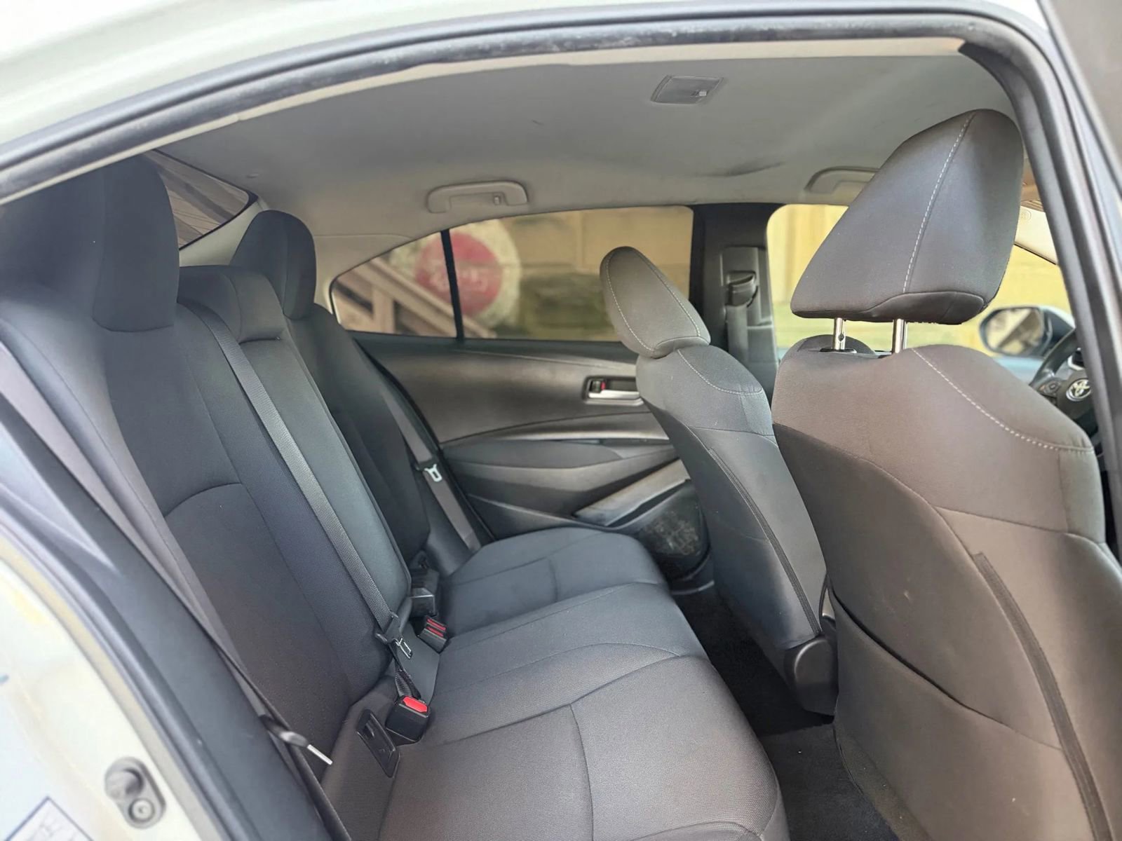 Used 2020 Toyota Corolla LE image 22