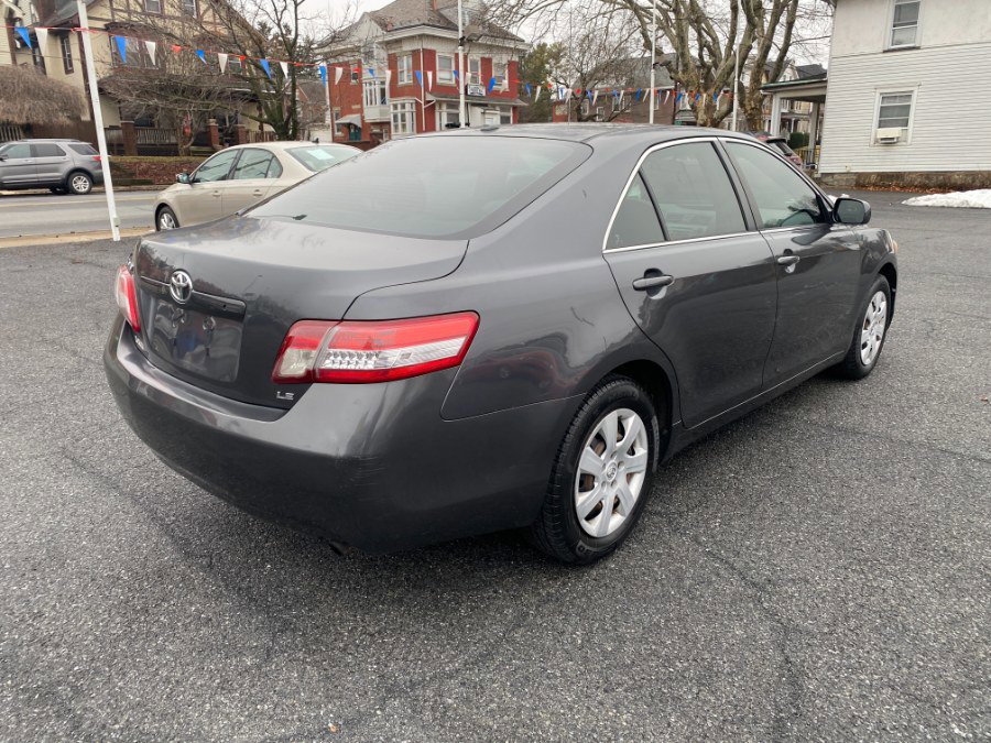 Used 2010 Toyota Camry LE image 5