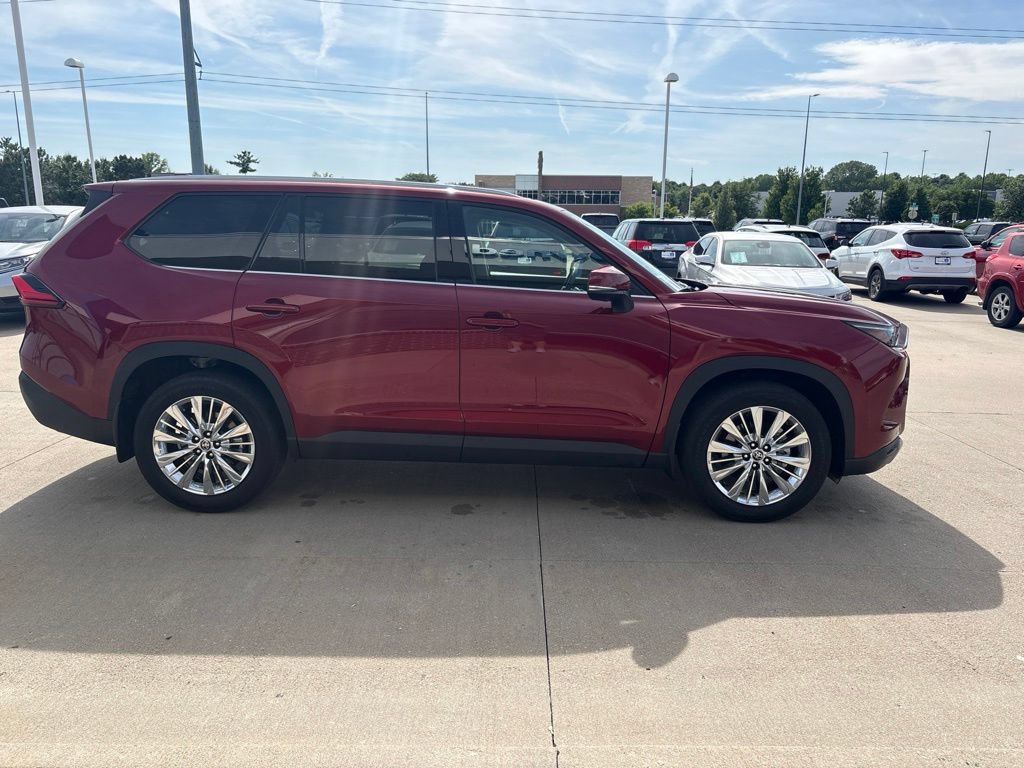 Used 2024 Toyota Grand Highlander AWD image 4
