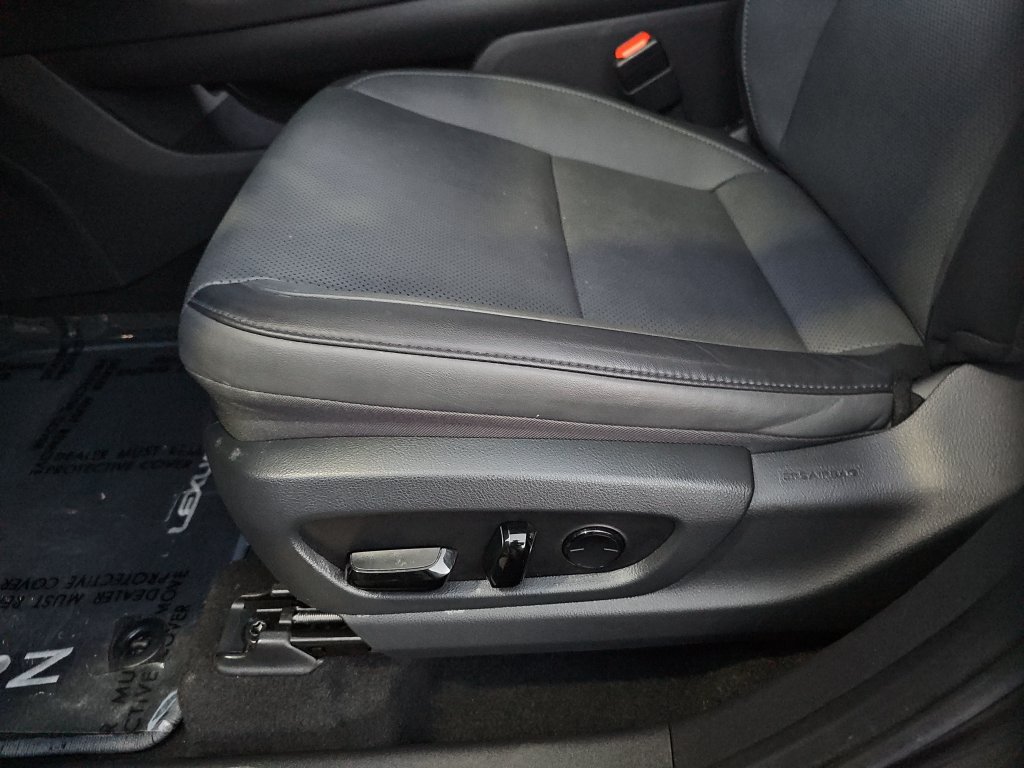 Used 2024 Lexus RZ 300e Premium w/ Technology Package FWD image 17