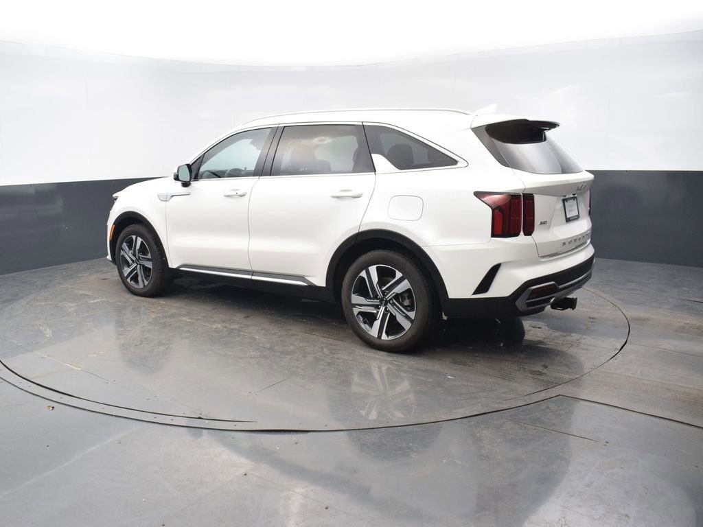 Used 2022 Kia Sorento SX w/ Panoramic Sunroof Package image 4