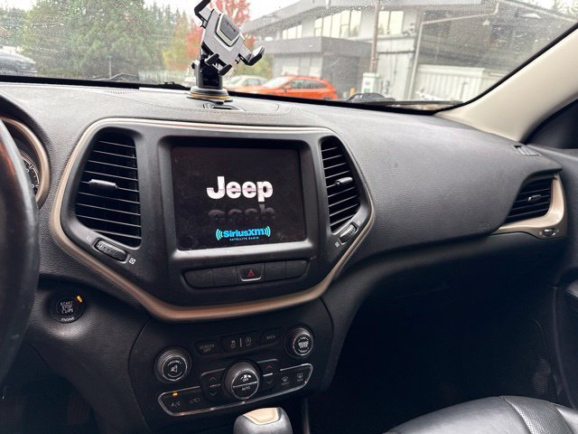 Used 2015 Jeep Cherokee Limited w/ Luxury Group FWD image 20