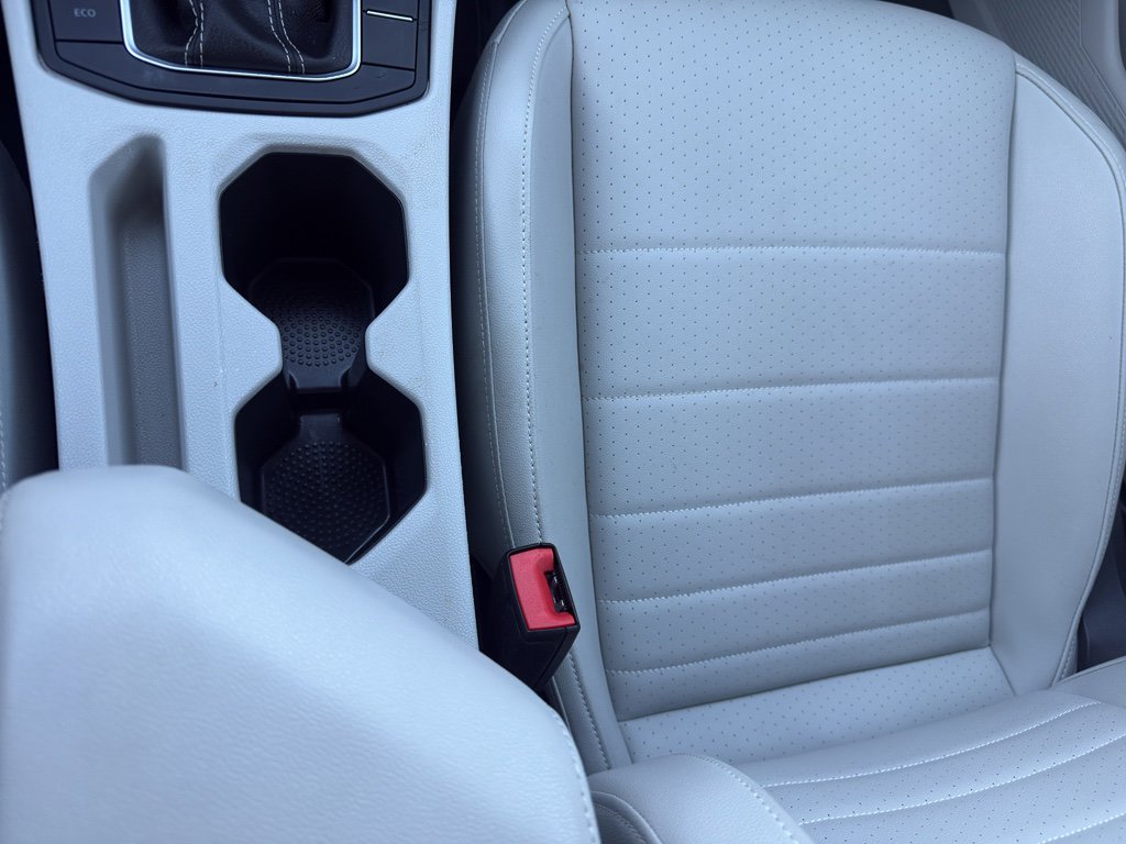 Used 2023 Volkswagen Jetta SE w/ Panoramic Sunroof Package image 24