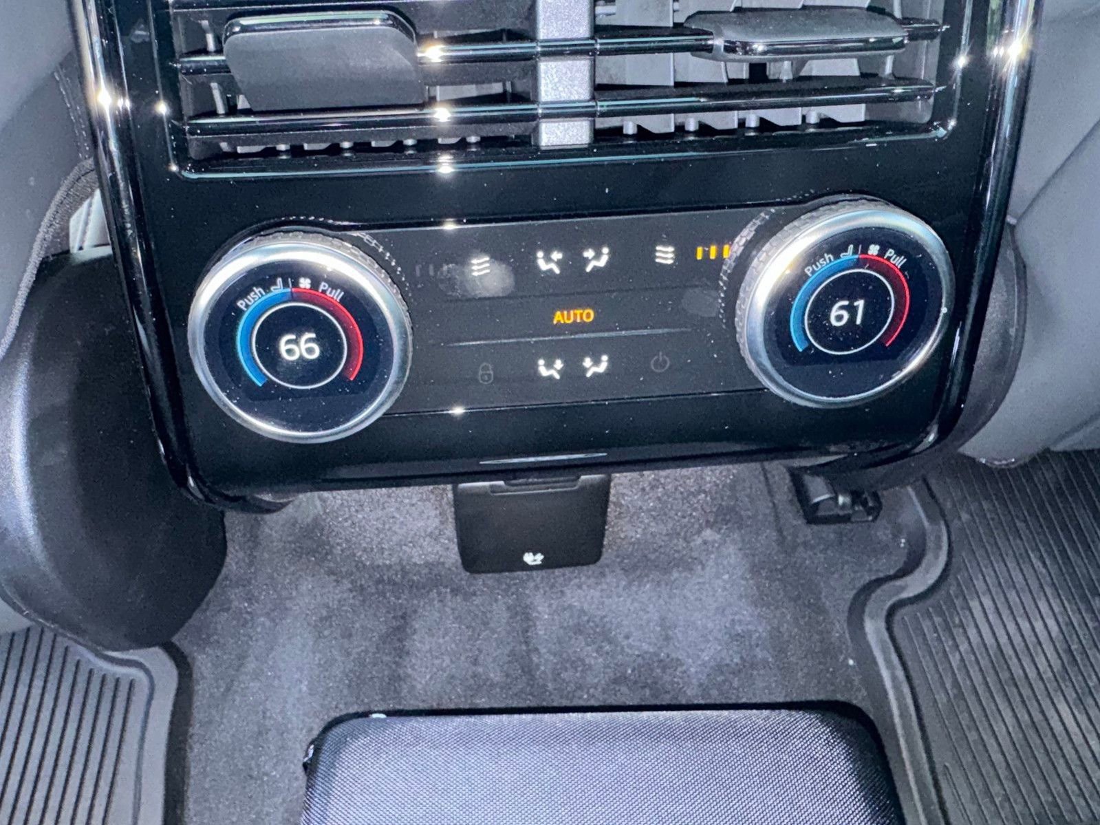 New 2026 Land Rover Range Rover Sport Dynamic SE image 21