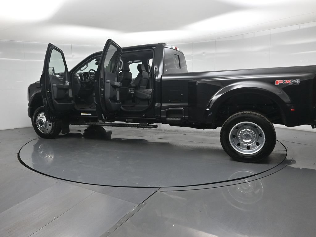 New 2026 Ford F450 Lariat w/ Lariat Premium Package AWD/4WD image 32