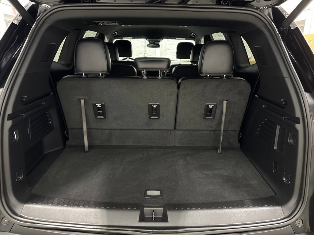 Certified 2025 GMC Acadia AT4 w/ LPO, Floor Liner Package AWD/4WD image 36