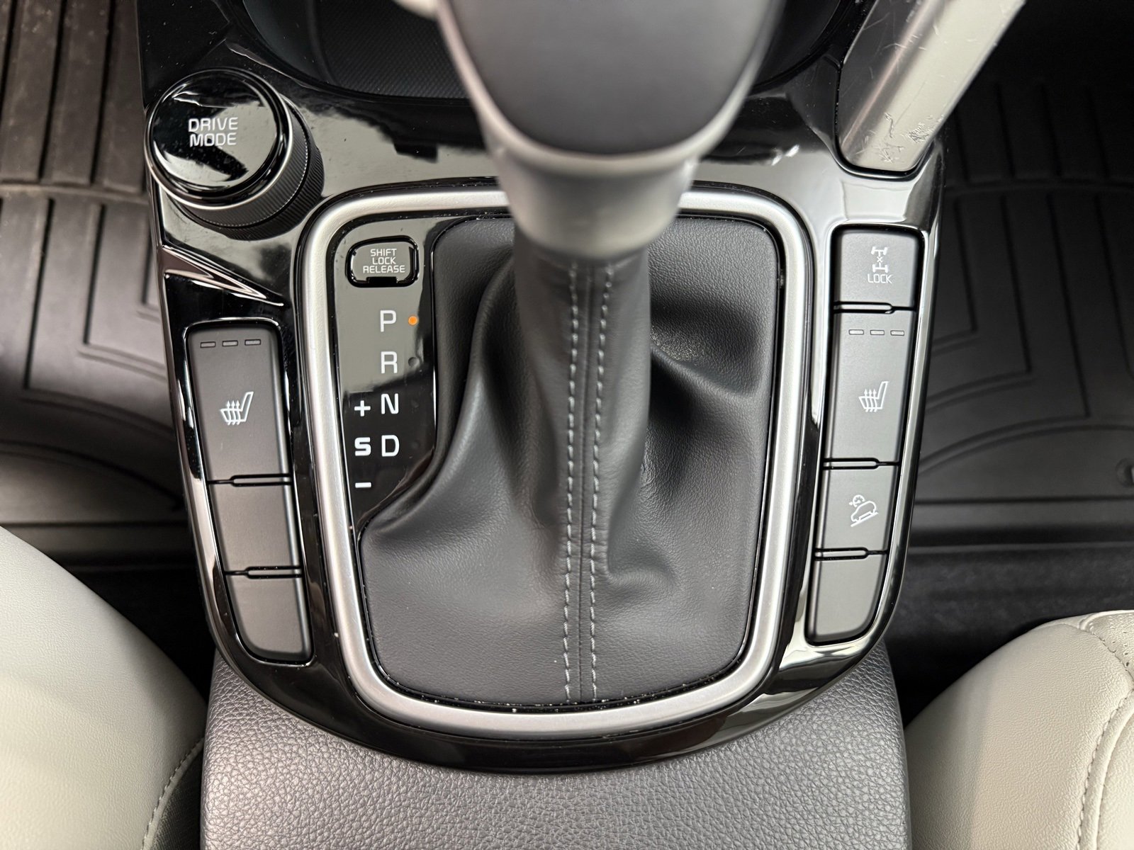 Used 2023 Kia Seltos SX w/ SX Sunroof Package image 14