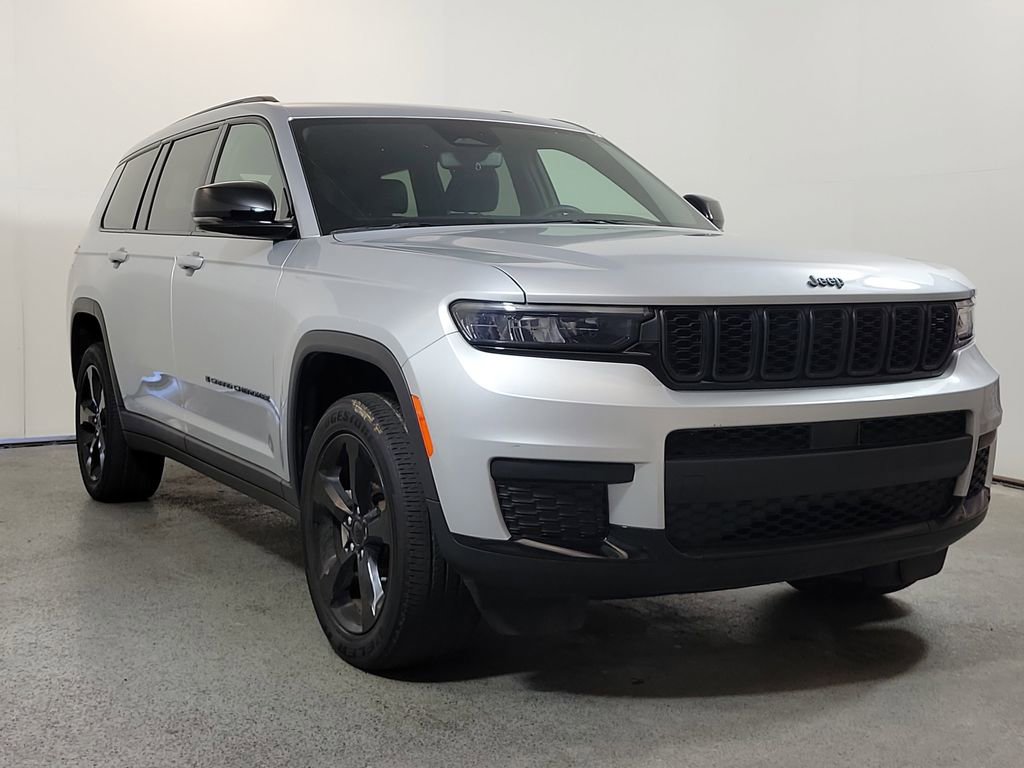 Used 2023 Jeep Grand Cherokee L Laredo RWD image 1