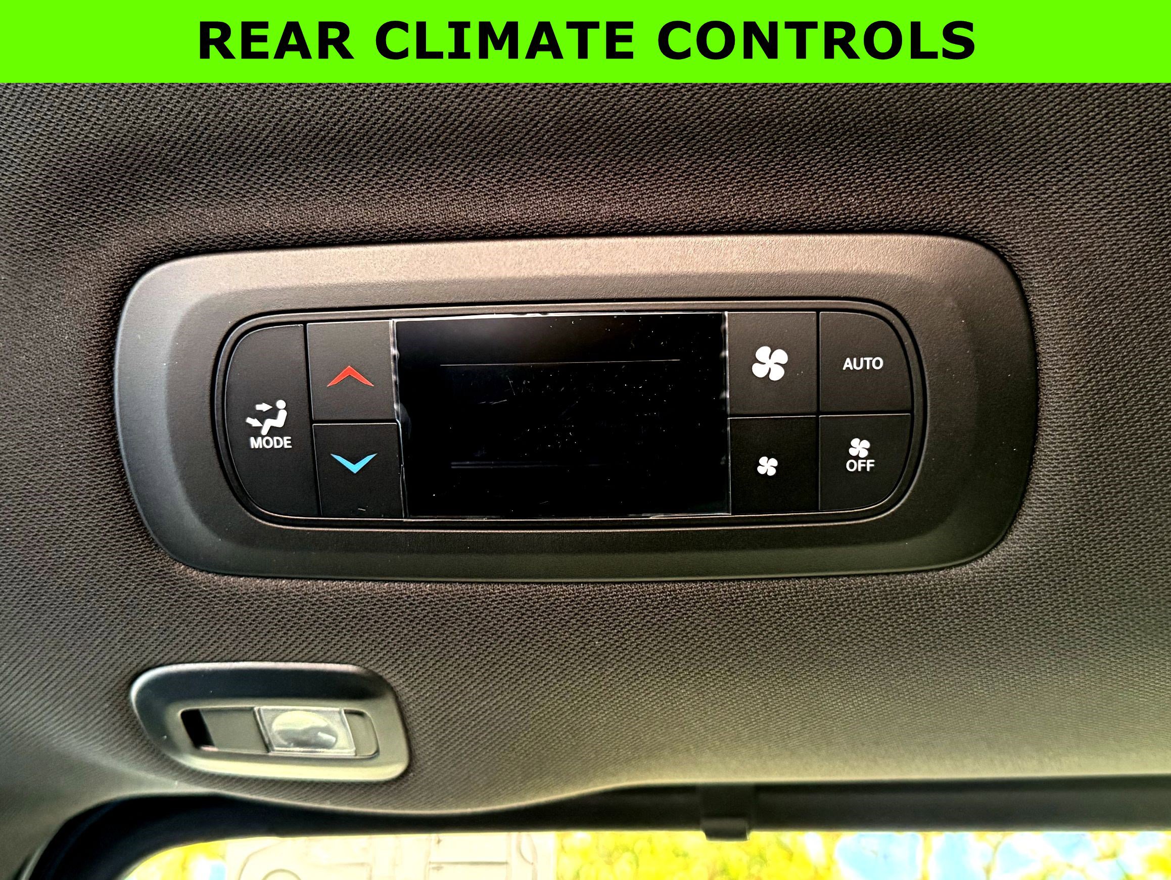 New 2026 Chrysler Pacifica Limited image 40