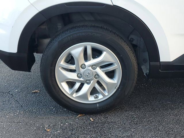 Used 2023 Hyundai Venue SE image 6