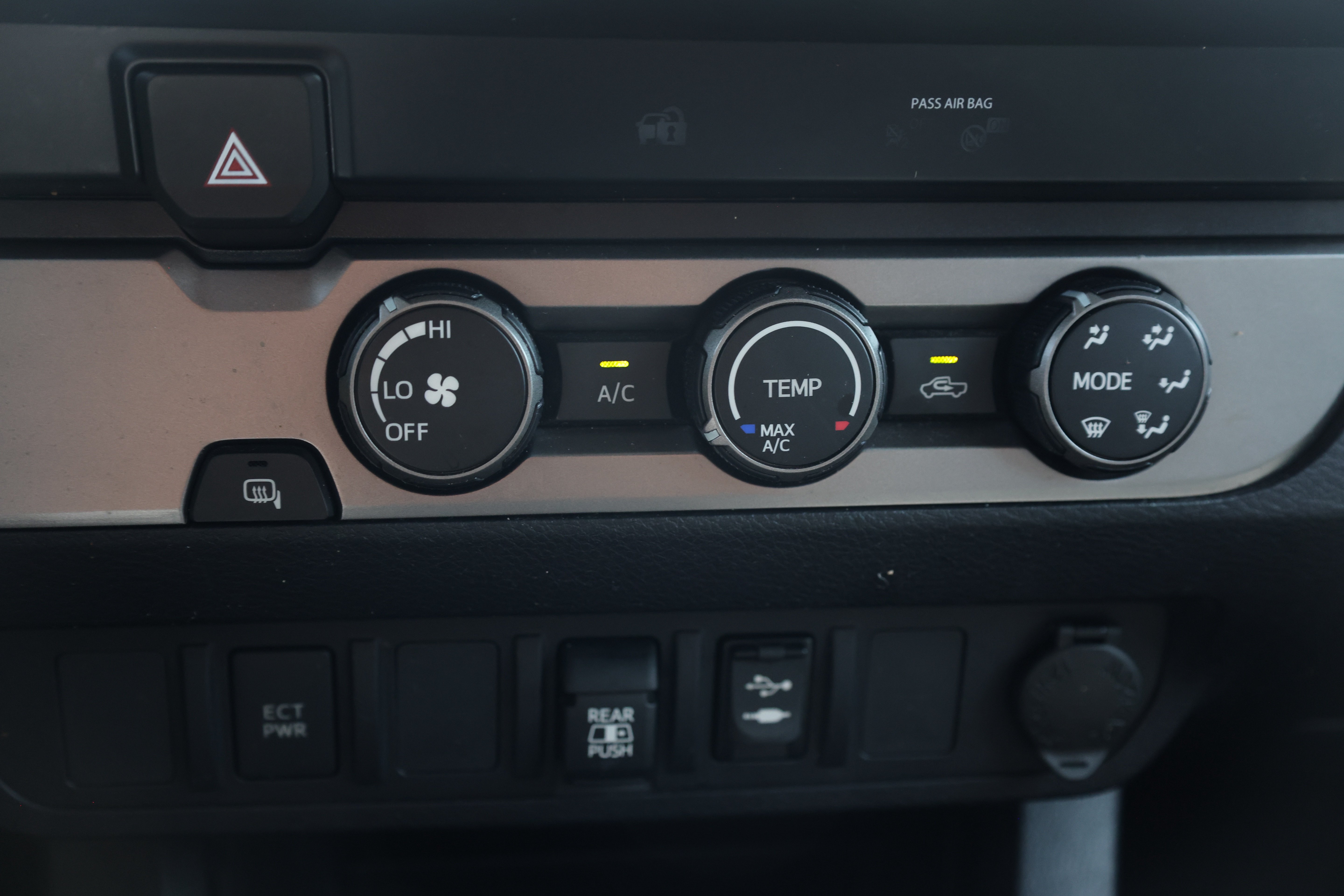 Used 2019 Toyota Tacoma SR5 RWD image 11