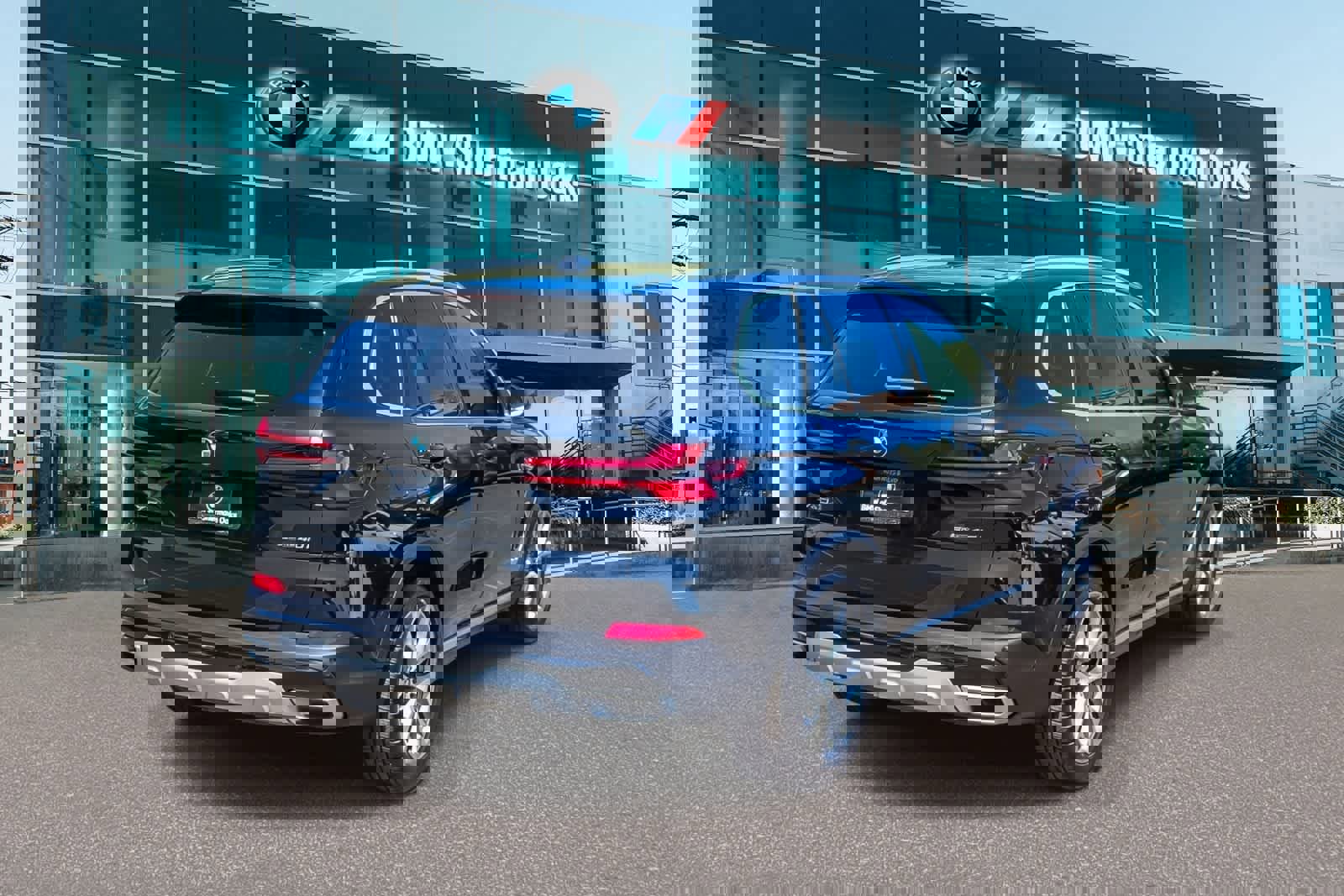 Used 2026 BMW X5 sDrive40i w/ Parking Assistance Package RWD image 4