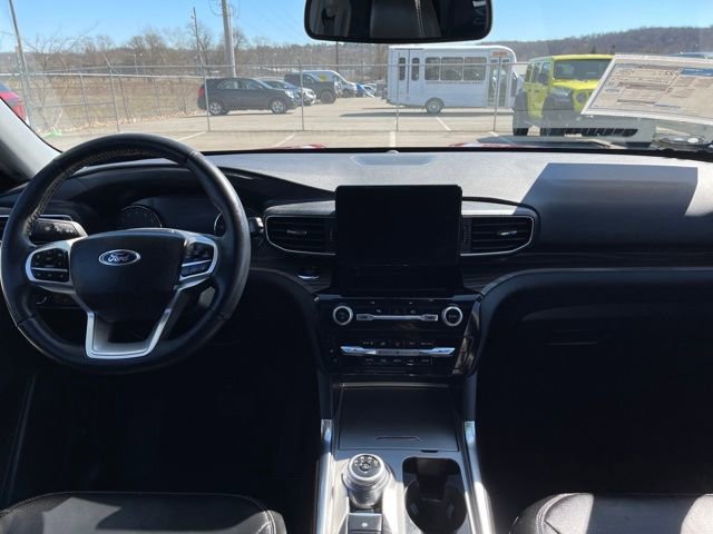 Used 2022 Ford Explorer Limited w/ Equipment Group 301A image 12