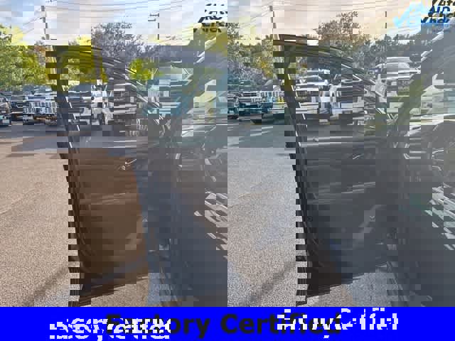 Certified 2023 GMC Acadia SLE w/ Driver Convenience Package image 17