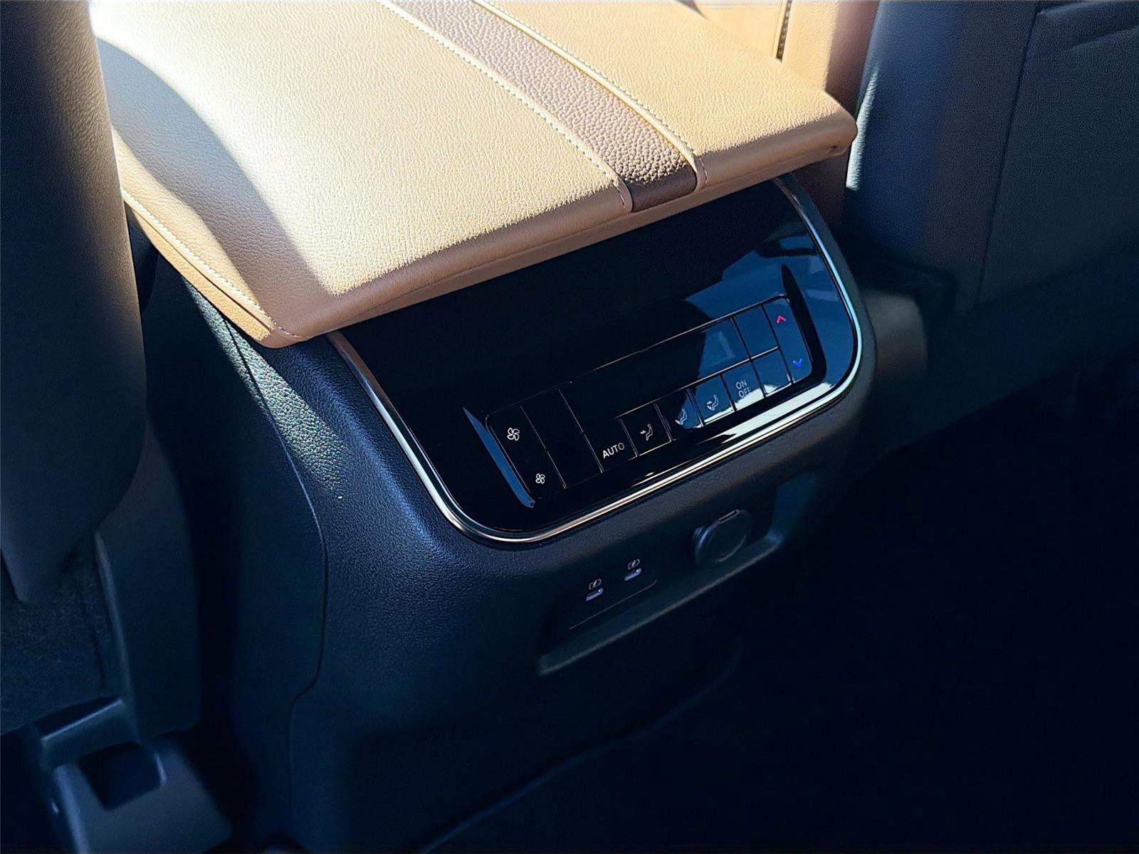 New 2026 Nissan Armada SL w/ Captain's Chari Seat Package image 25