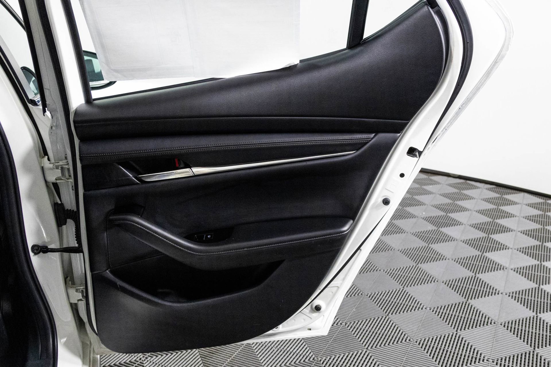 Used 2023 MAZDA MAZDA3 s image 42