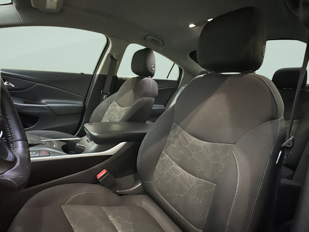 Used 2018 Chevrolet Volt LT w/ Comfort Package image 12