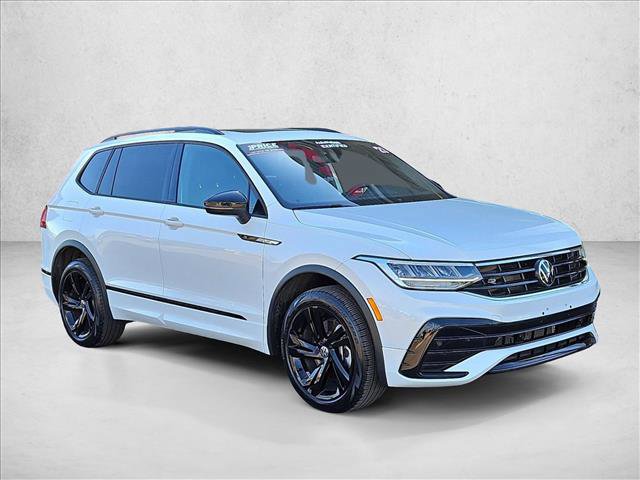 Used 2023 Volkswagen Tiguan SE R-Line image 3