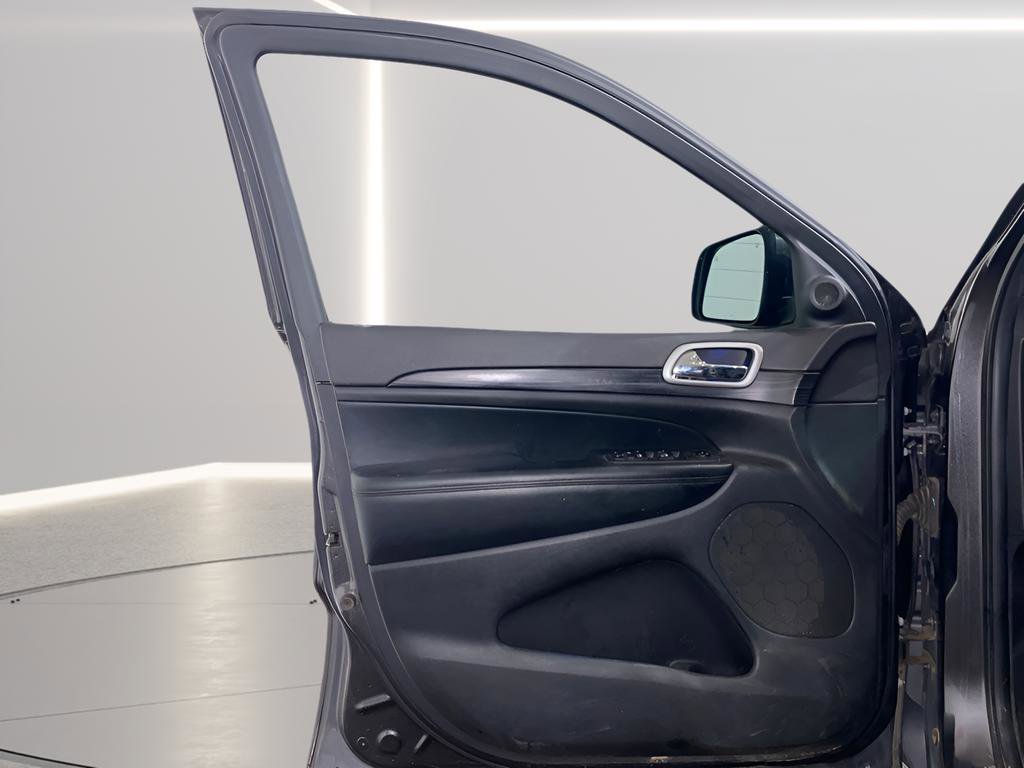 Used 2020 Jeep Grand Cherokee Altitude image 11