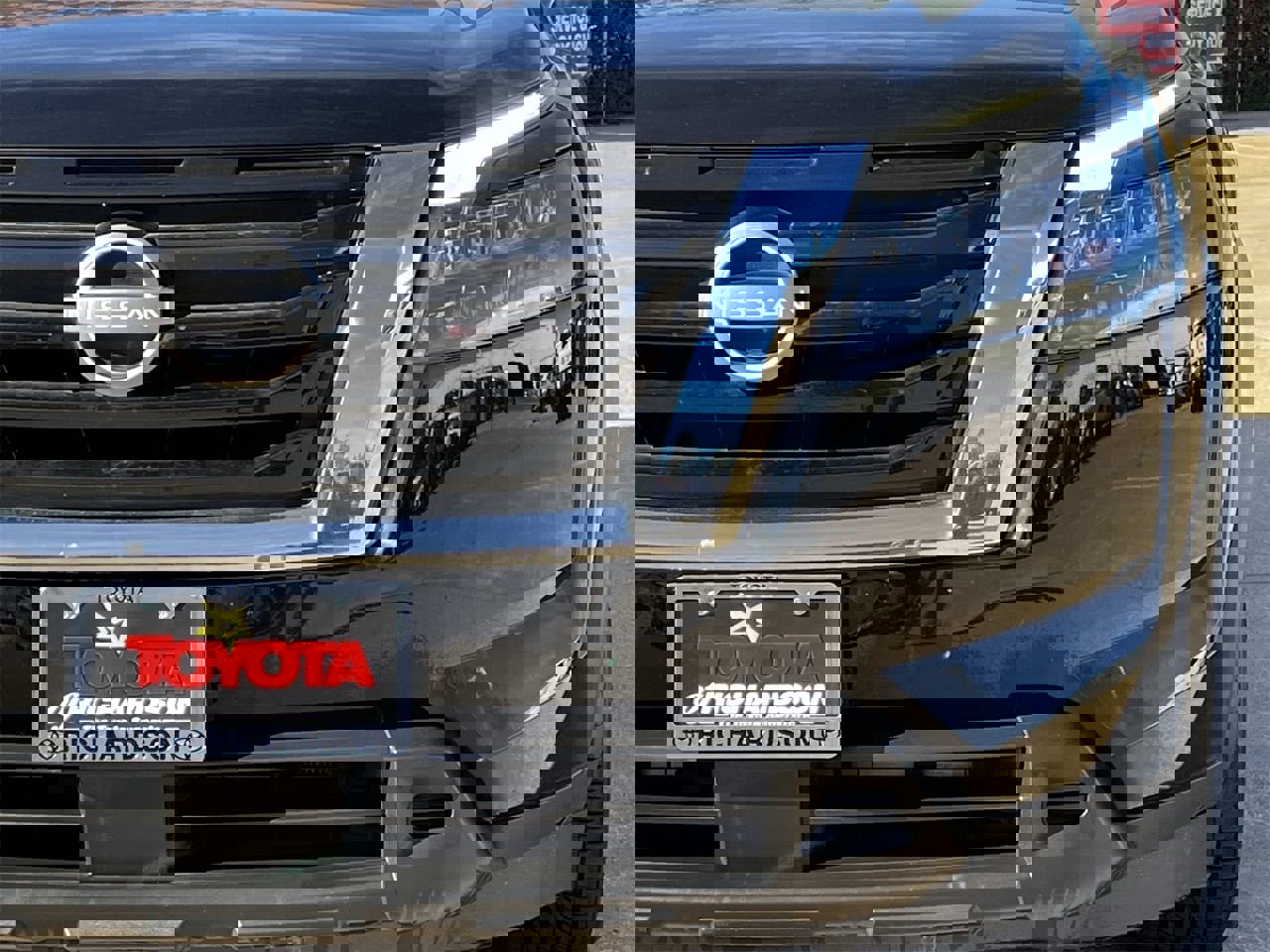 Used 2024 Nissan Pathfinder SV w/ SV Premium Package image 8