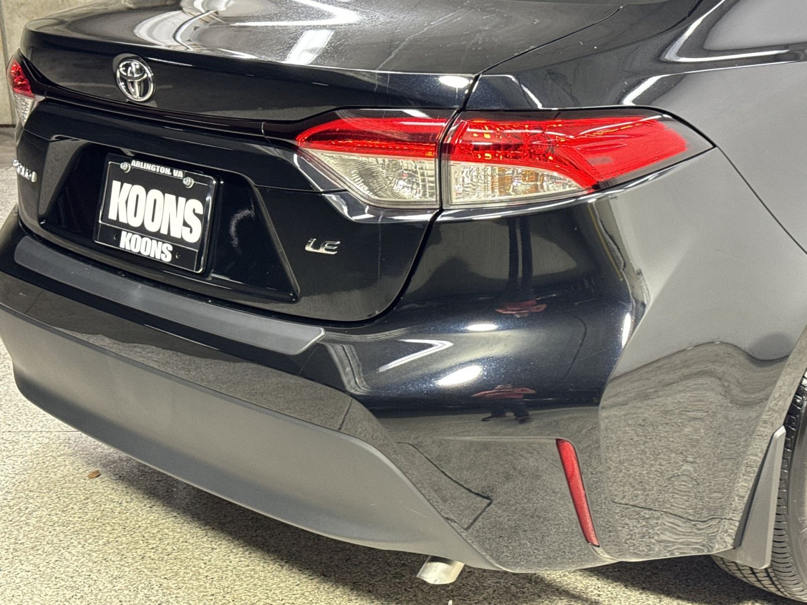 Used 2025 Toyota Corolla LE w/ Convenience Package FWD image 38