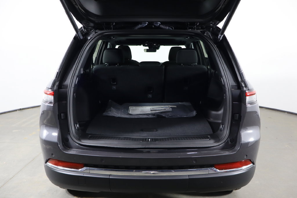 New 2026 Jeep Grand Cherokee Laredo X AWD/4WD image 17