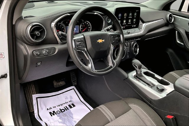 Used 2025 Chevrolet Blazer LT FWD image 14