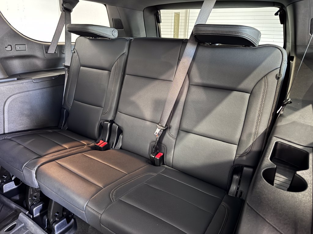 Certified 2025 Chevrolet Suburban High Country AWD/4WD image 15