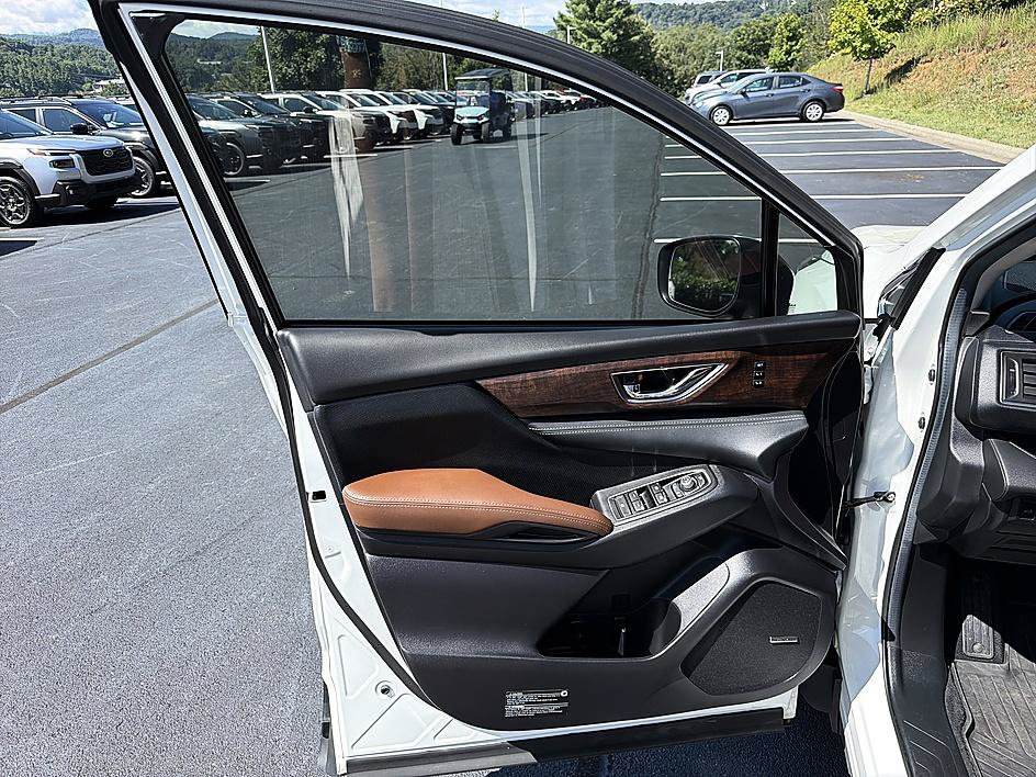 Used 2023 Subaru Ascent Touring AWD/4WD image 9