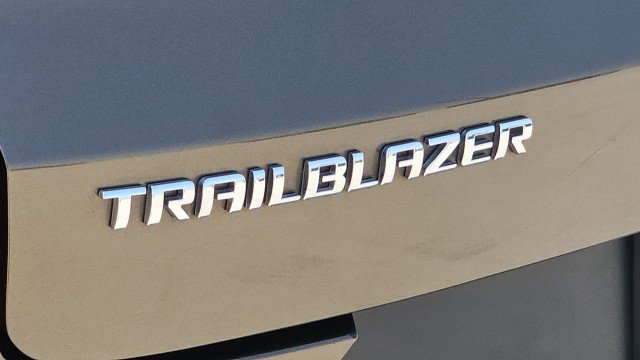 Used 2021 Chevrolet TrailBlazer ACTIV w/ Sun and Liftgate Package FWD image 32